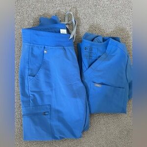 Figs set of scrubs (xs one pocket top + small jogger bottoms)